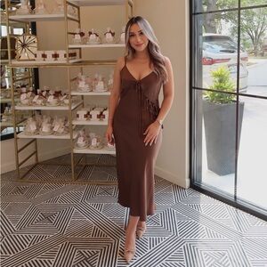 Elegant Brown Sleeveless Dress
